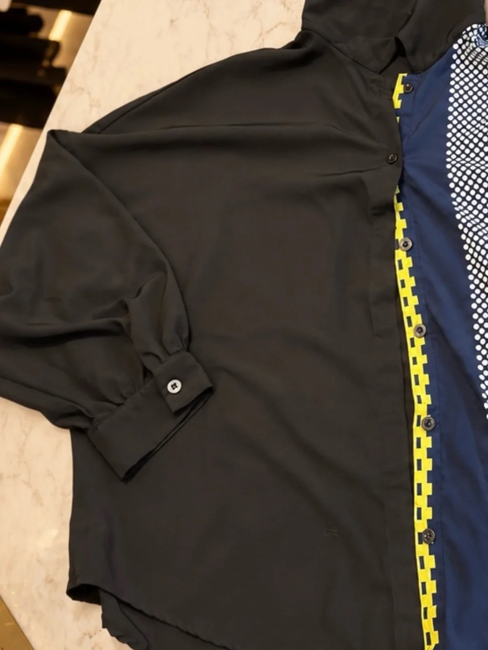 Beautiful Gently Used Two-Piece Blouse & Pants Set – Size 2XL